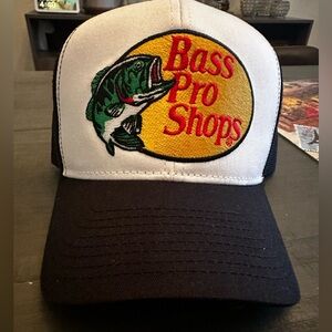 NWT Bass Pro Shops Embroidered Logo Mesh Cap - Black